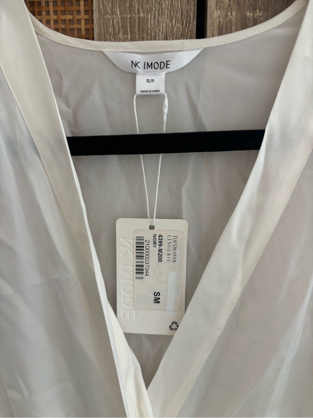100% Silk Robe - Picture 3 of 7